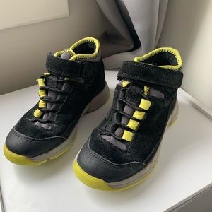 Boys winter boots. Clarks. Size 10 toddler
